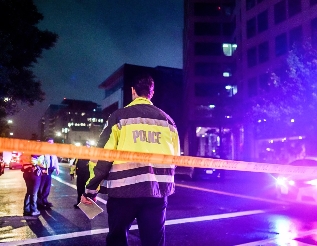 突发消息！30岁美国男子枪击两名以色列外交官，特朗普已经表态！当地时间21日，两
