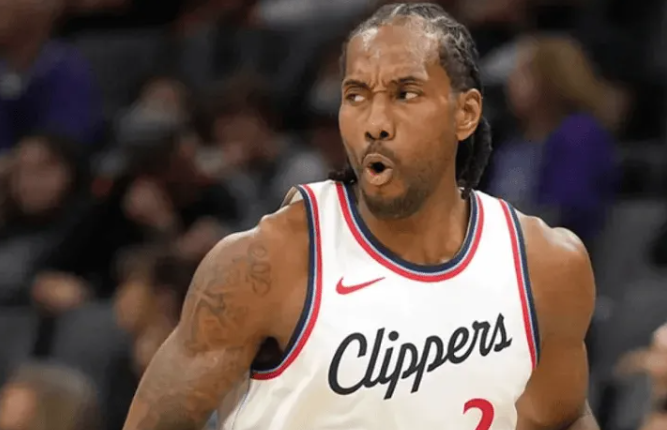 NBA常规赛，快船112-99战胜活塞。
全场比赛，伦纳德26中17，三分10中