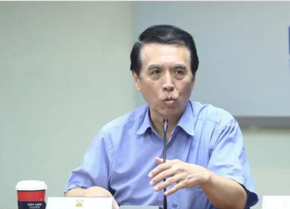 喊话蓝营别怕大罢免对撞！陈学圣：让某些人闭嘴好好学习认输
全台大罢免如火如荼，目
