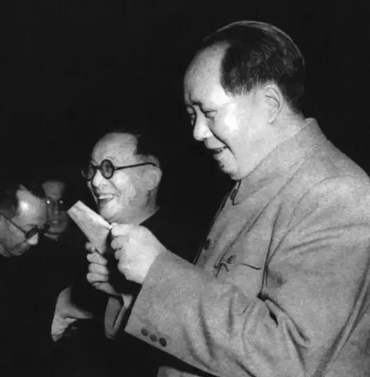 如果中华民族没有出现伟人毛主席会怎么样？都说地球没了谁都一样会转，果真如此？
要