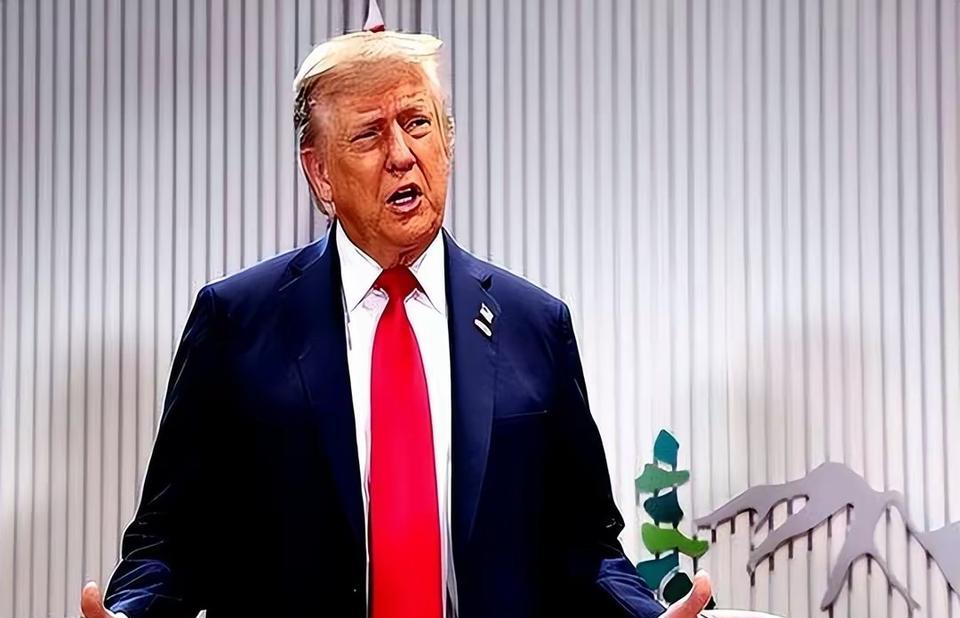 以色列得了便宜又卖乖。美国把自己反而弄得里外不是人。
美国下场出动轰炸机轰炸了伊