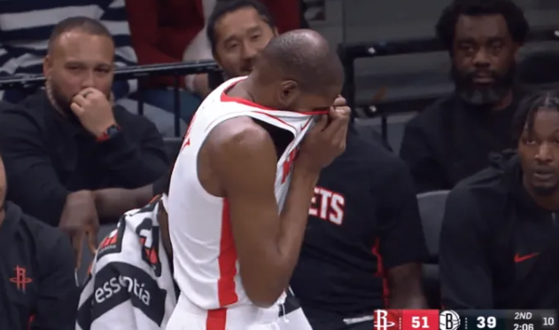 NBA常规赛，火箭对阵篮网的全场比赛已结束，火箭120-96篮网。
比赛中，篮网