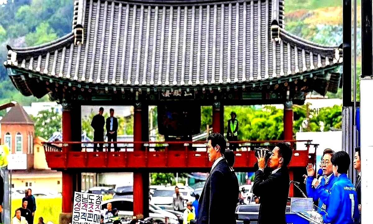 韩国总统候选人被盯上











哎呀妈呀，韩国这是要出大事啊！总统候