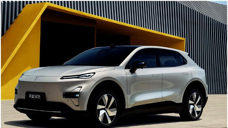 15万纯电SUV选购指南：深蓝S05与银河E5核心对决