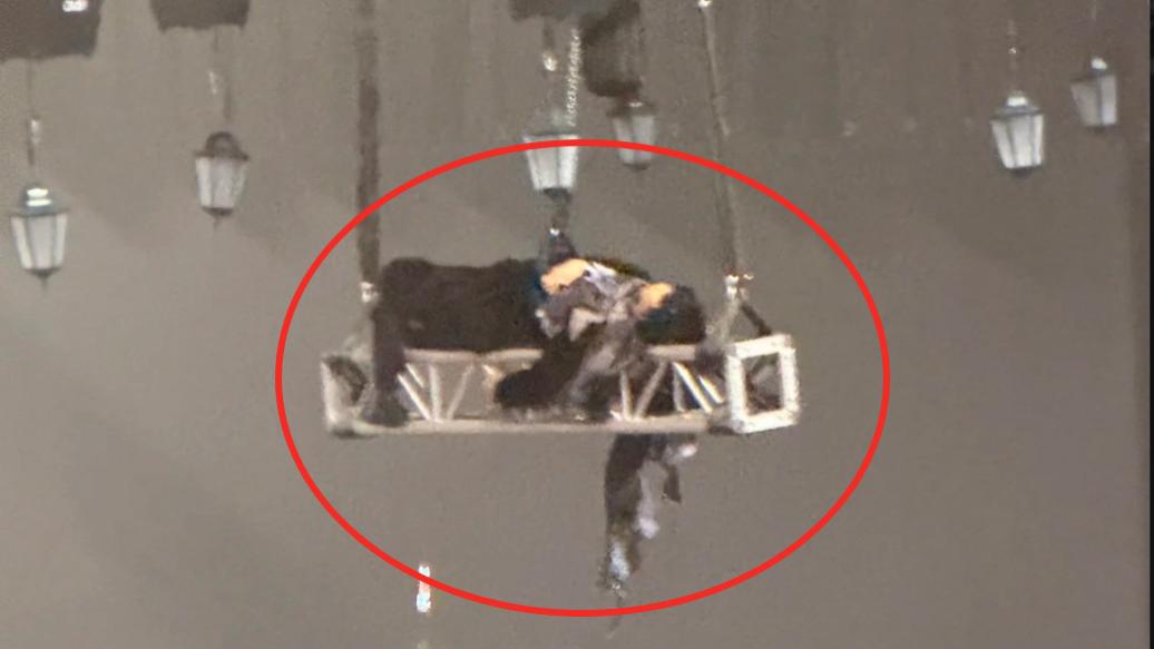 杨千嬅演唱会威亚故障，伴舞被吊在20米高空近3小时无法动弹