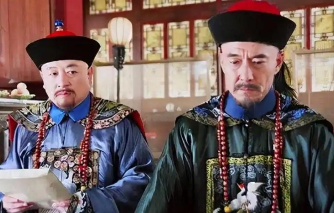清朝一介穷书生，帮屠户写春联，被王爷看到，十年后成了一品大员