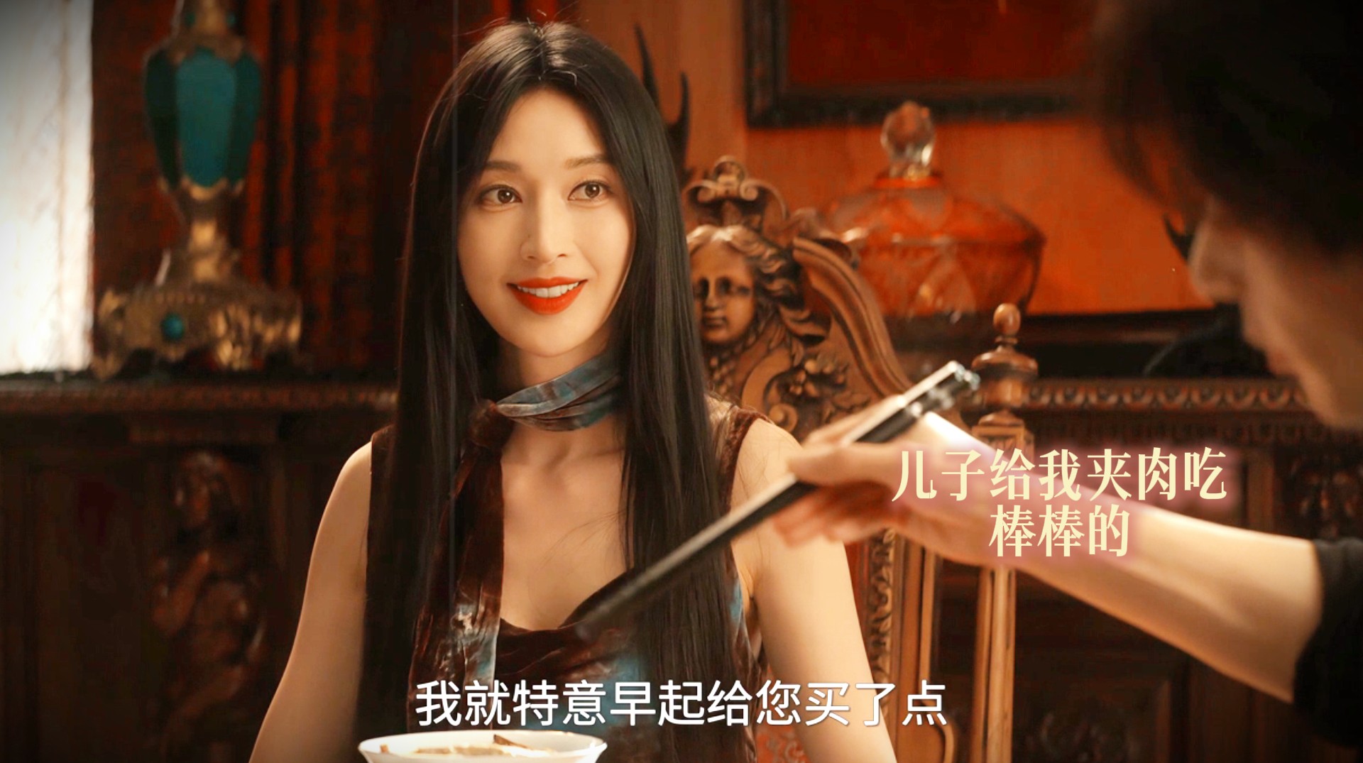 《枭起青壤》林喜柔有两副面孔，重男轻女啊，对养子如沐春风，关心他的人生安全，她对