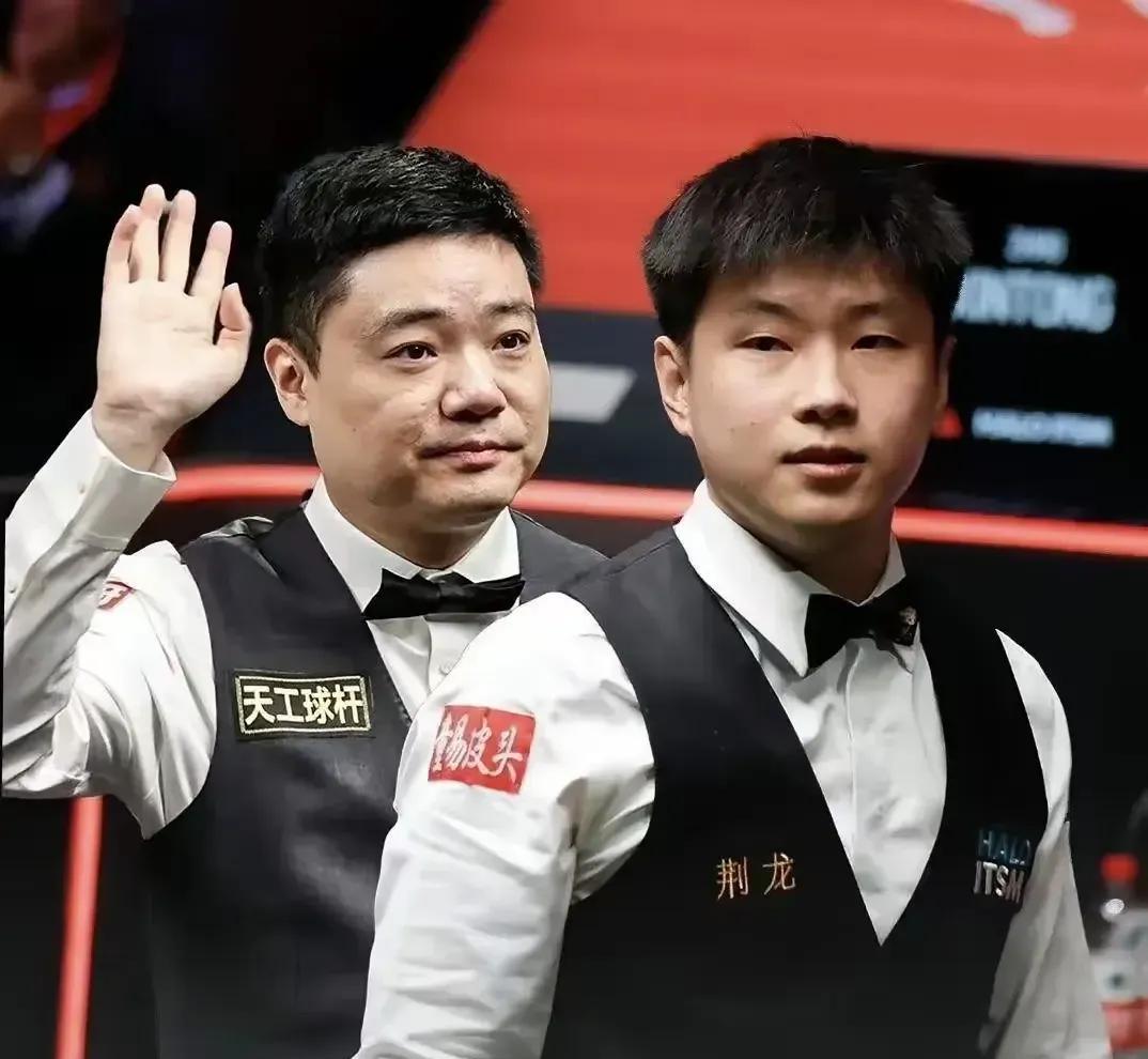 赵心童到底是深圳人，还是陕西人？
2025斯诺克新科世界冠军赵心童正在上海参加斯