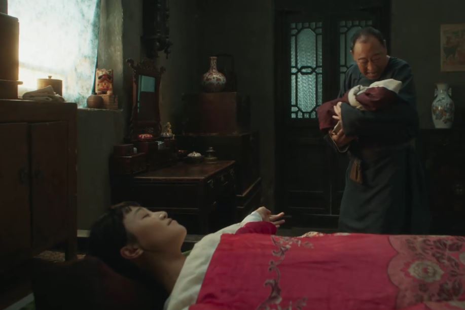 《生万物》：银子生了，宁学祥都听她的了！
银子生了儿子，宁学祥高兴坏了，抱着儿子