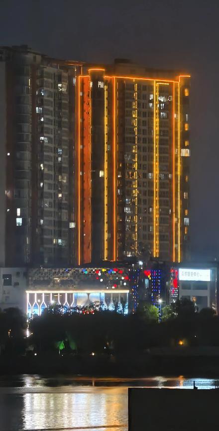这两天高考成绩出来了，但是有一个问题我也搞不明白，为啥有的成绩会被屏蔽，竟然看不