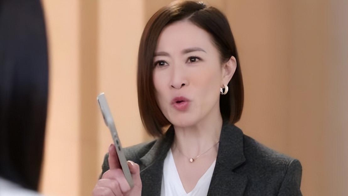 《新闻女王2》开播夺热度冠军，打多少资方的脸，佘诗曼赌对了！