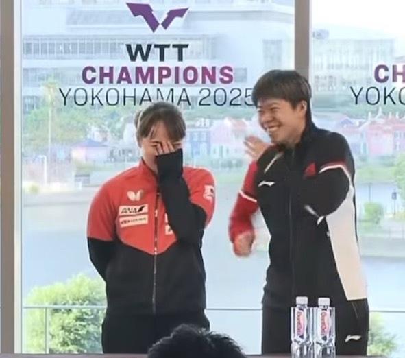 WTT横滨大满贯王艺迪、伊藤美诚给男队抽签，大迪给林诗栋抽中了林昀儒，看把大迪乐