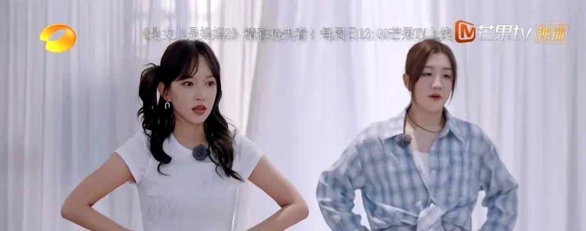 坦白讲，我觉得陈梦不是很适合娱乐圈！

她这长相和声音的违和感太了，明明长着