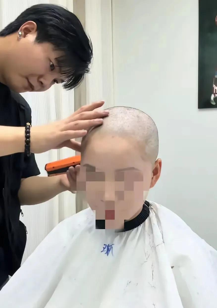 红尘是最好的道场。
失恋了就出家
寺庙就这么随便的可以出入吗[皱眉]