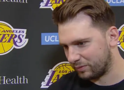 NBA常规赛，湖人将对阵76人。
湖人球员卢卡-东契奇在接受记者采访时谈到了女儿