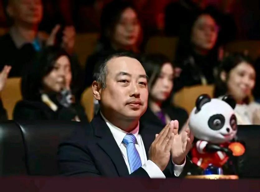 中国乒乓爆出惊天消息！刘国梁主动辞去了乒协主席！这消息无疑给中国乒乓球蒙上了一片