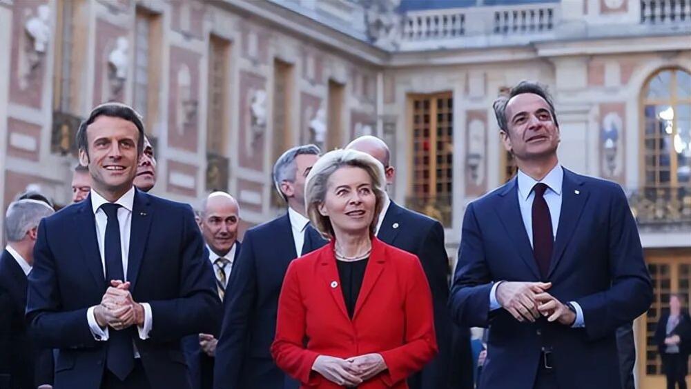 西方列强集体“摆烂”的真相：不是对手太强，是自己把路走绝了