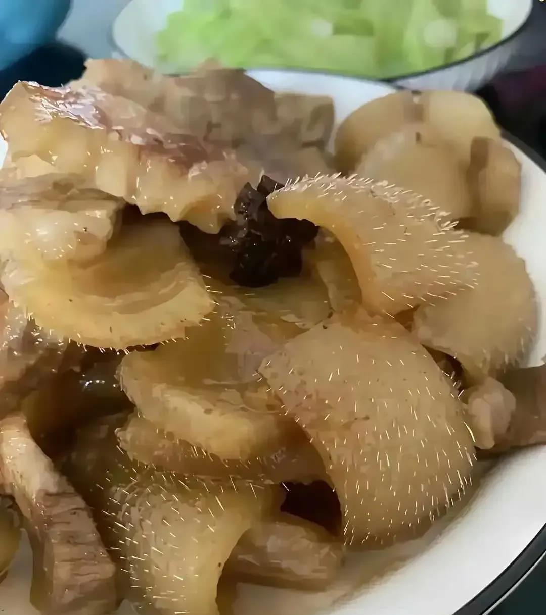 为什么我会不爱吃家禽的皮，看看爹爹做的猪皮就知道了