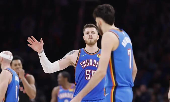 今天NBA没有比赛，不过昨天联盟季后赛4强已经正式诞生。雷霆队淘汰掘金队后，成为
