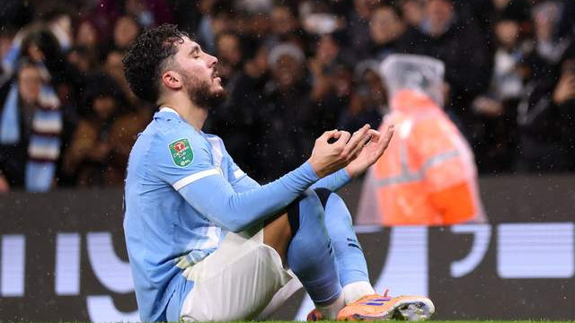 2-0！哈兰德高挂免战牌，新10号爆发，6战造5球，曼城晋级四强