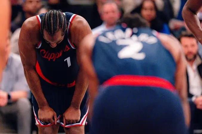 伦纳德早该发声了，特别是21年，垃圾时间上被英格尔斯弄伤了，本来就脆，还身体超负