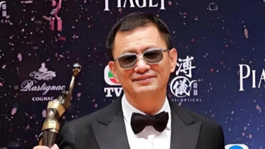 “真相揭秘：王家卫背后的真相，演员吃梨的原因和戛纳的包庇行为”