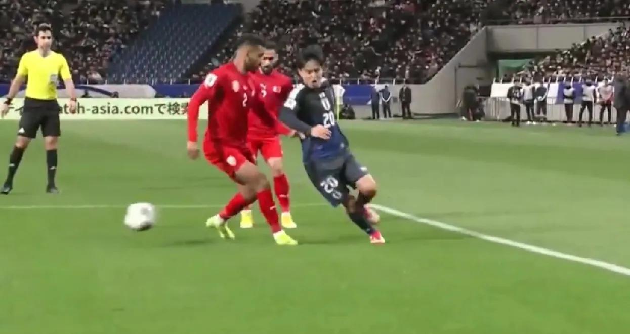 国足VS澳大利亚比分预测：
1，国足0：4澳大利亚  30%
2，国足0：3澳大