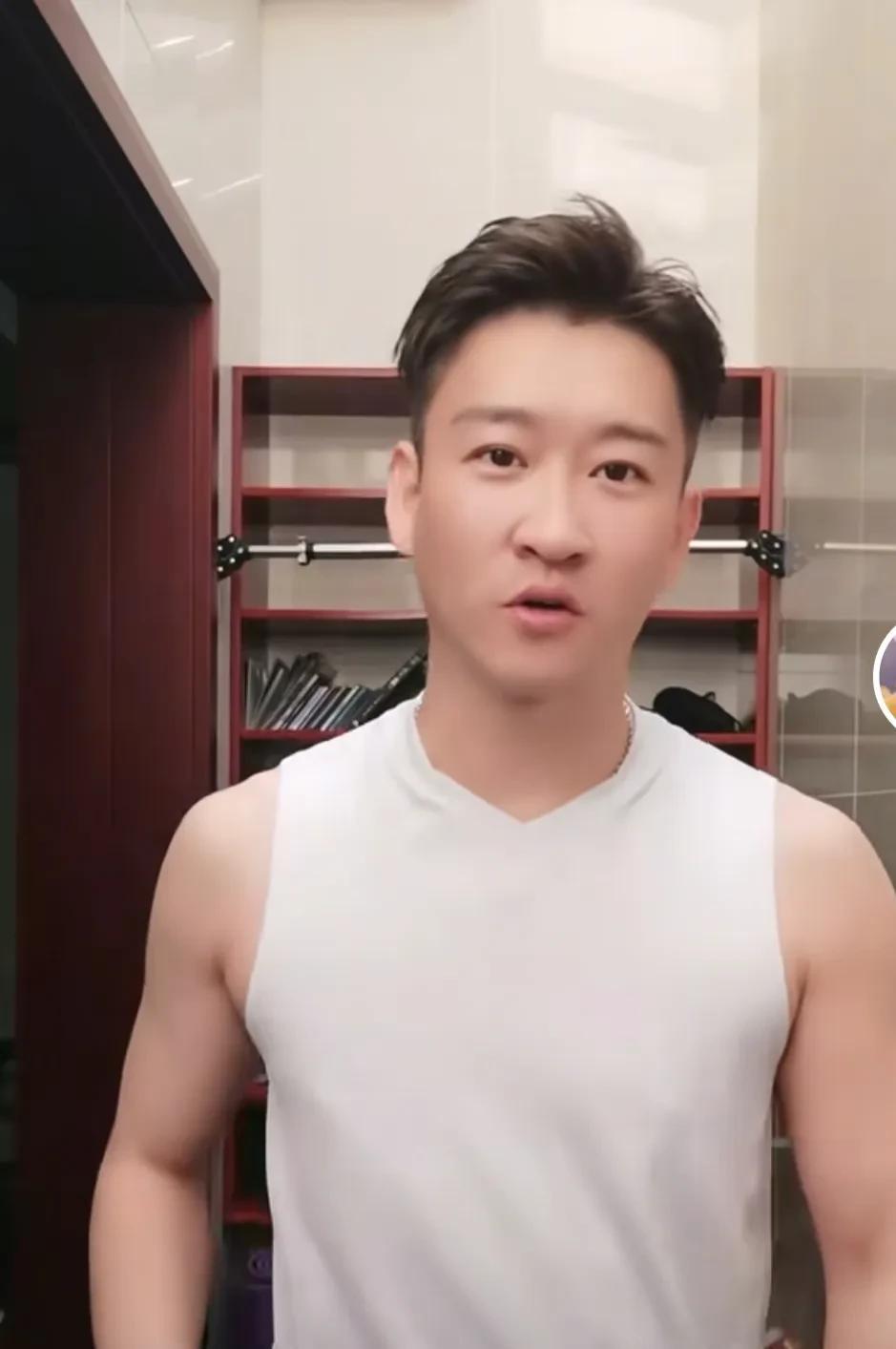 原来曹云金真的是有情有义，真不愧我喜欢了他这么多年，曹云金离开原单位之后，原单位