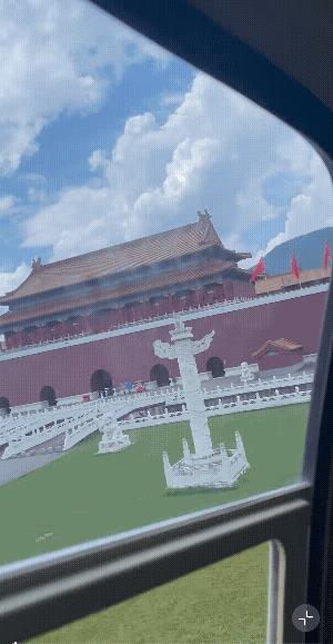 绝对牛掰了，竟然开着直升机去了横店，拍兰香40亩地的超大园林，兰香未来四个月都生