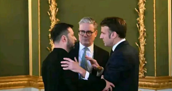 据报道，泽连斯基又要去美国，这次是组团前行，有英国首相斯塔默，法国总统马克龙，这