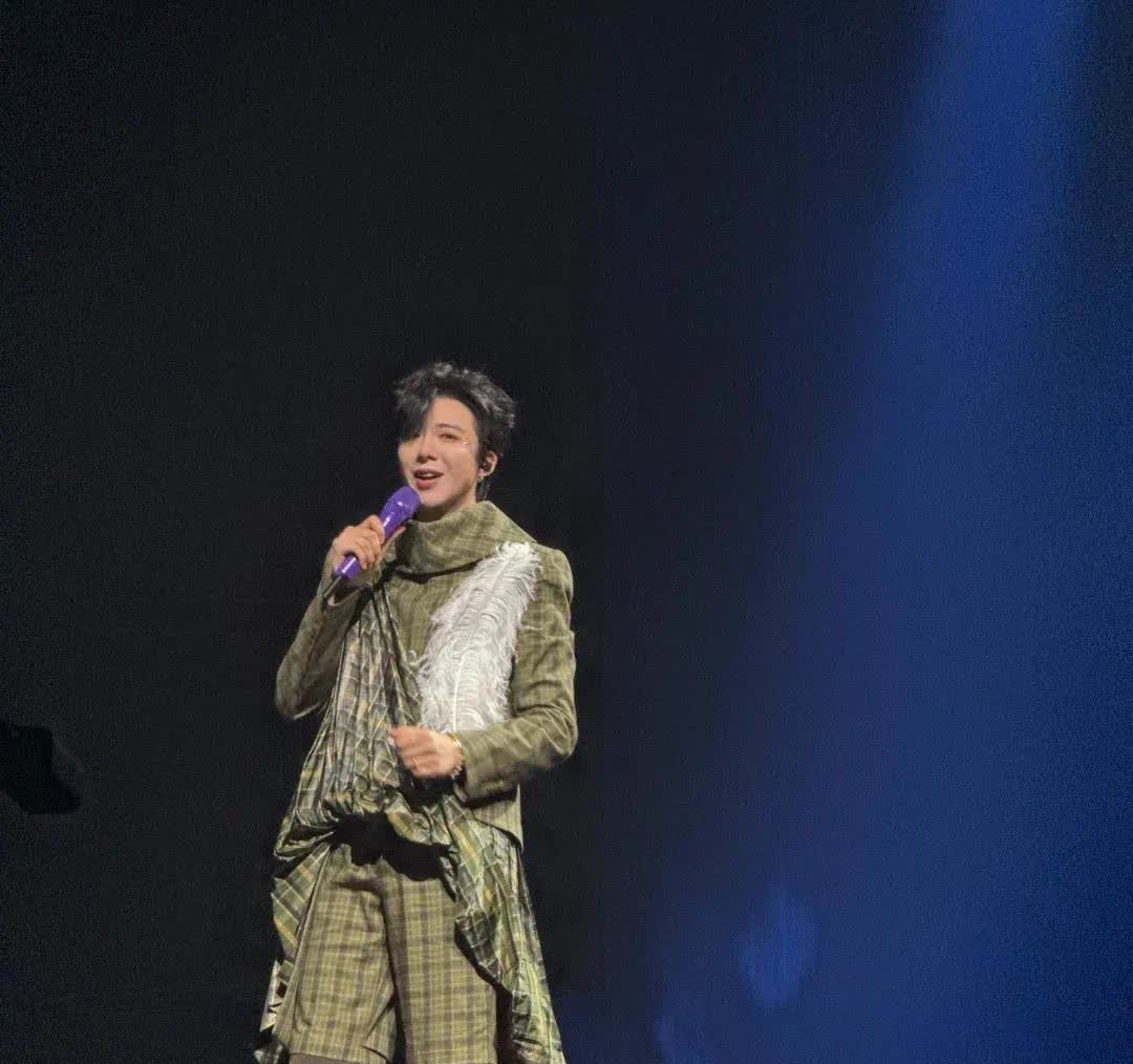 如果世界上有后悔药
第一个想吃的就是刘宇宁了
他后悔了，他千不该万不该在演唱