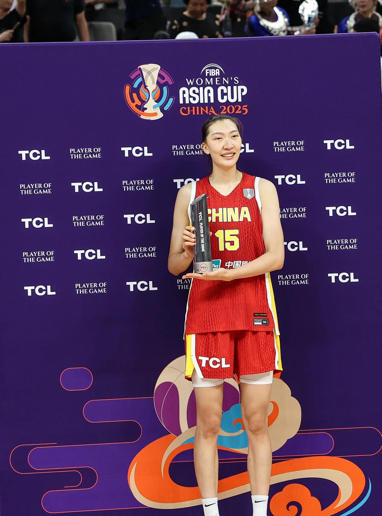 韩旭才是这支中国女篮的绝对核心架海紫金梁。
中国女篮大胜老对手韩国小组赛二连胜气