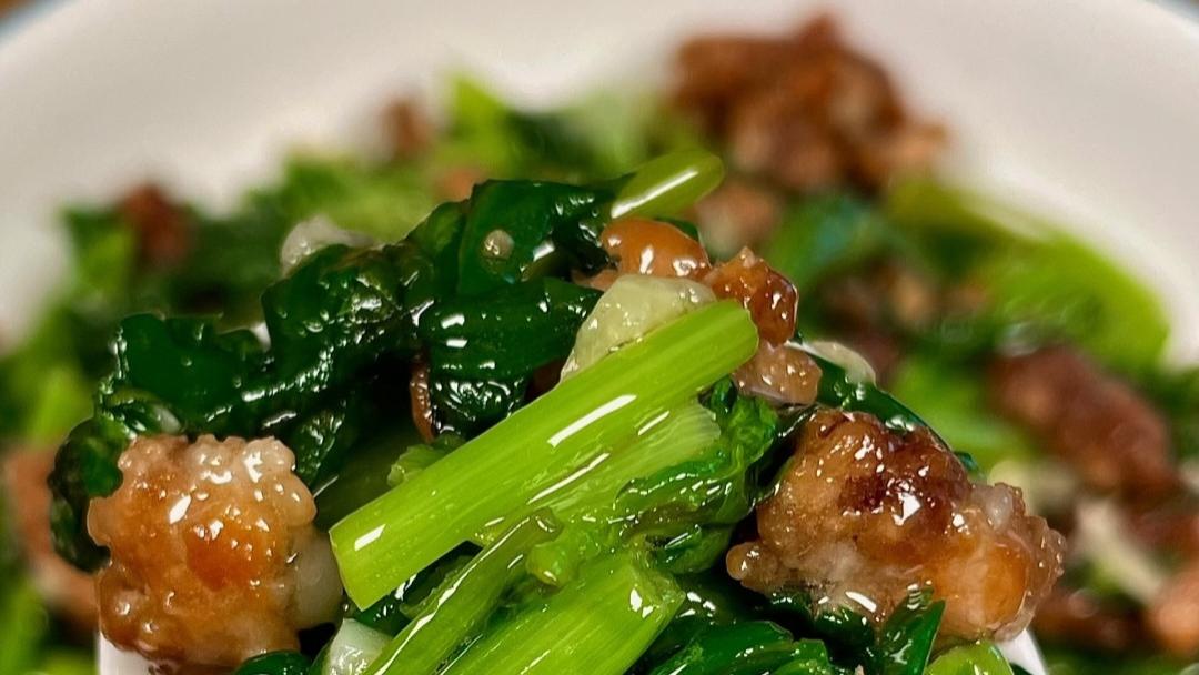 肉末茼蒿：一道让挑食娃都埋头干饭的神奇家常小菜