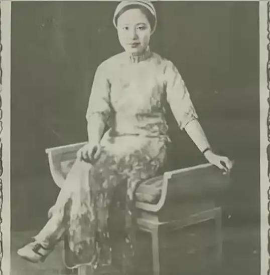 1926年，19岁的杨蕴如嫁给了文质彬彬的孙家大少爷，谁知道刚嫁过去三天就闹着要