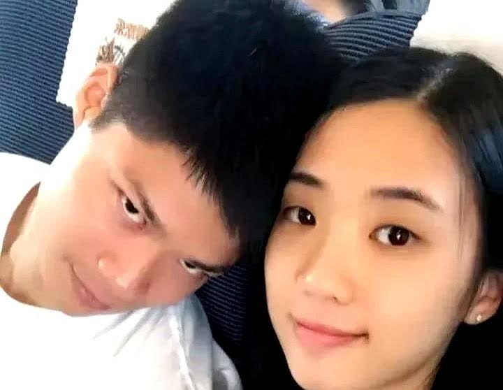 现在全国最紧张的女人就是马龙的妻子夏露了吧！

苏炳添九年抱仨的热搜还没退，