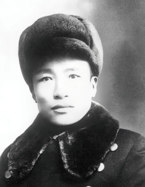 1931年，九一八事变后，面对张学良的不抵抗政策时，时任沈阳警察局局长黄显声，并