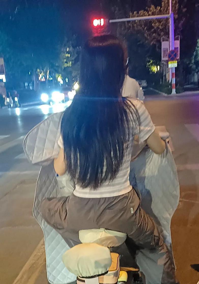 河北人实在
河北人仗义
河北人好客
河北人骄傲
河北女孩美丽
河北男孩很帅
河北
