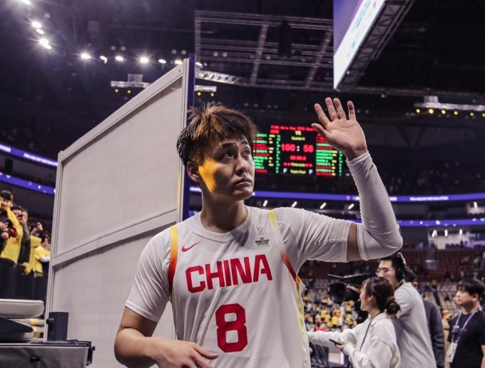 比赛焦点来了，徐杰确定登场的中国男篮最后一场热身赛，能否进亚洲杯名单看今晚了
最