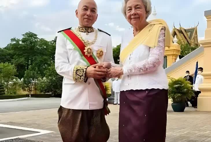 泰国没被邀请，相反柬埔寨对我们比较重视。柬埔寨出席上合的是洪玛奈，而参加9.3的