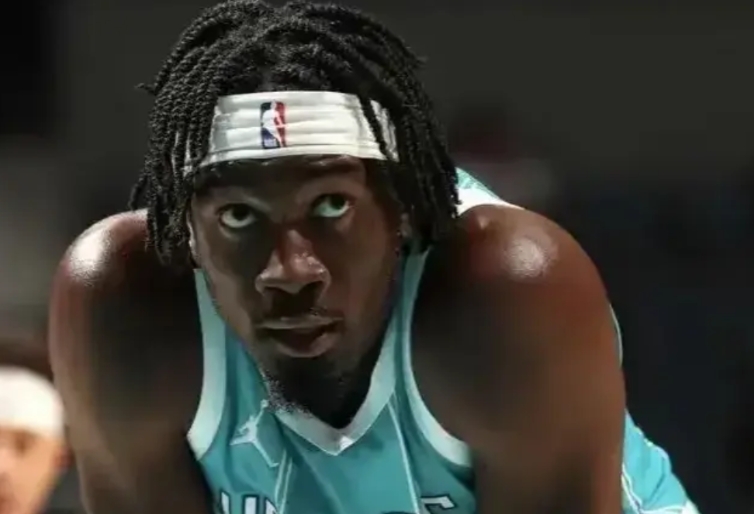 湖人可能后悔了，不然冠军有戏！马克·威廉姆斯近期表现实在有些炸裂！
马威vs 独