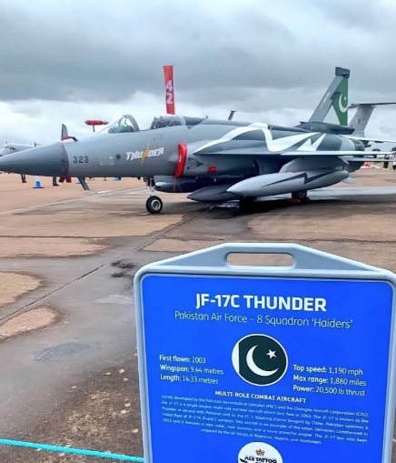 此次巴基斯坦参加英国航展时，展示的“枭龙”JF-17 Block3公开信息显示，