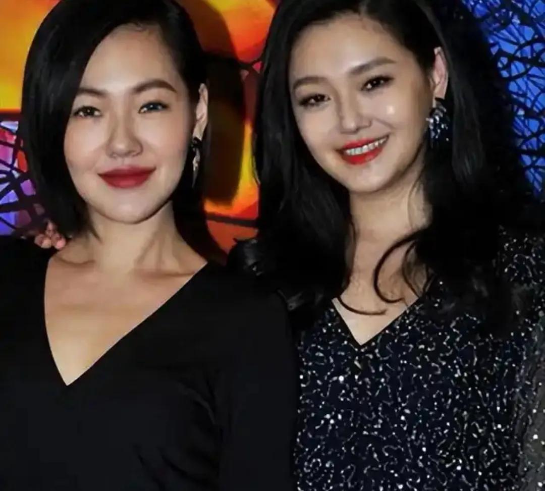 #大S和小S哪个更让人喜欢#
温柔女王大S vs 搞笑担当小S，你更爱谁？
一个