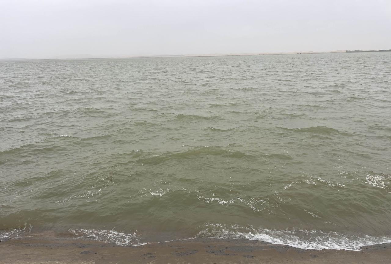 乌海湖，乌海人心中的诗与远方
在苍茫的大地上，乌海湖如同一颗璀璨的明珠，镶嵌于乌