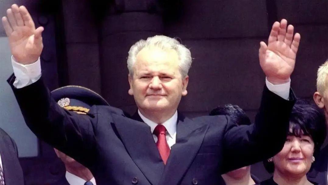 塞尔维亚抗议风暴持续四月 武契奇面临内外双重压力