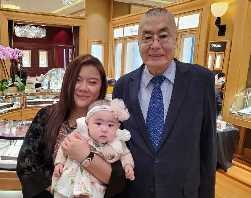 他是叶帅的女婿，78岁再婚，三年后，妻子给他生了个女儿，84岁时，又给他生了个儿