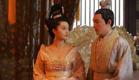 唐玄宗独宠杨贵妃16年，为何杨贵妃一个孩子都没有？真实原因很残酷。

公元7