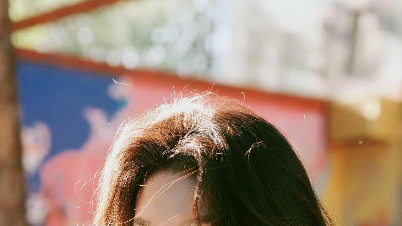 章若楠为何被称作初恋脸，五官的气质，确实有青春的质感。