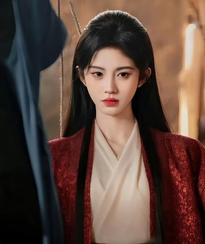 郭敬明团队全员没睡，对《月鳞绮纪》进行定剪。
早九点，发博表示：舍不得剪完，看来