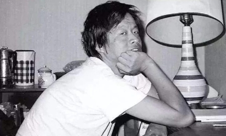 1992年，王小波靠《黄金时代》获得奖金250000元，他用这笔钱在北京顺义买了