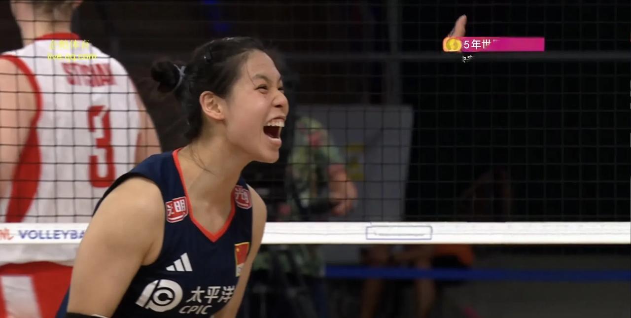 中国女排2-3不敌波兰女排：问题剖析与未来展望
从比赛过程来看，首局中国女排发球